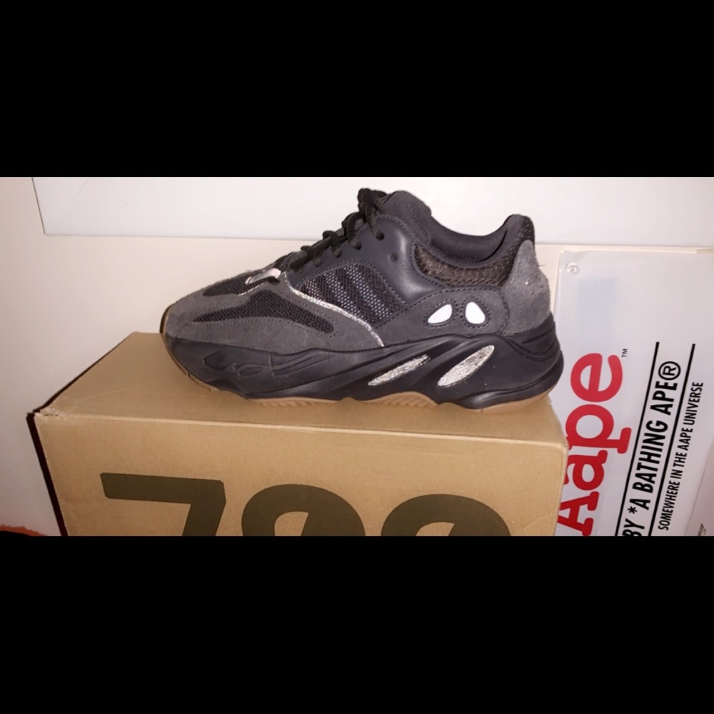 Yeezy Boost 700